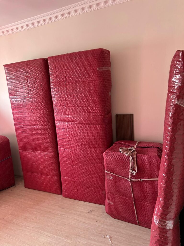 İçiniz rahat olsun eşyalarınınız kişiye özel anahtarlı depolarımızda 3 katlı patpatlarımızla paketlenip güvenli eller altında kalıyor